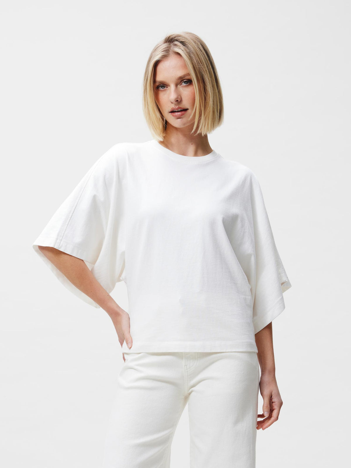 Catwalk Junkie - batwing sleeve t-shirt off white
