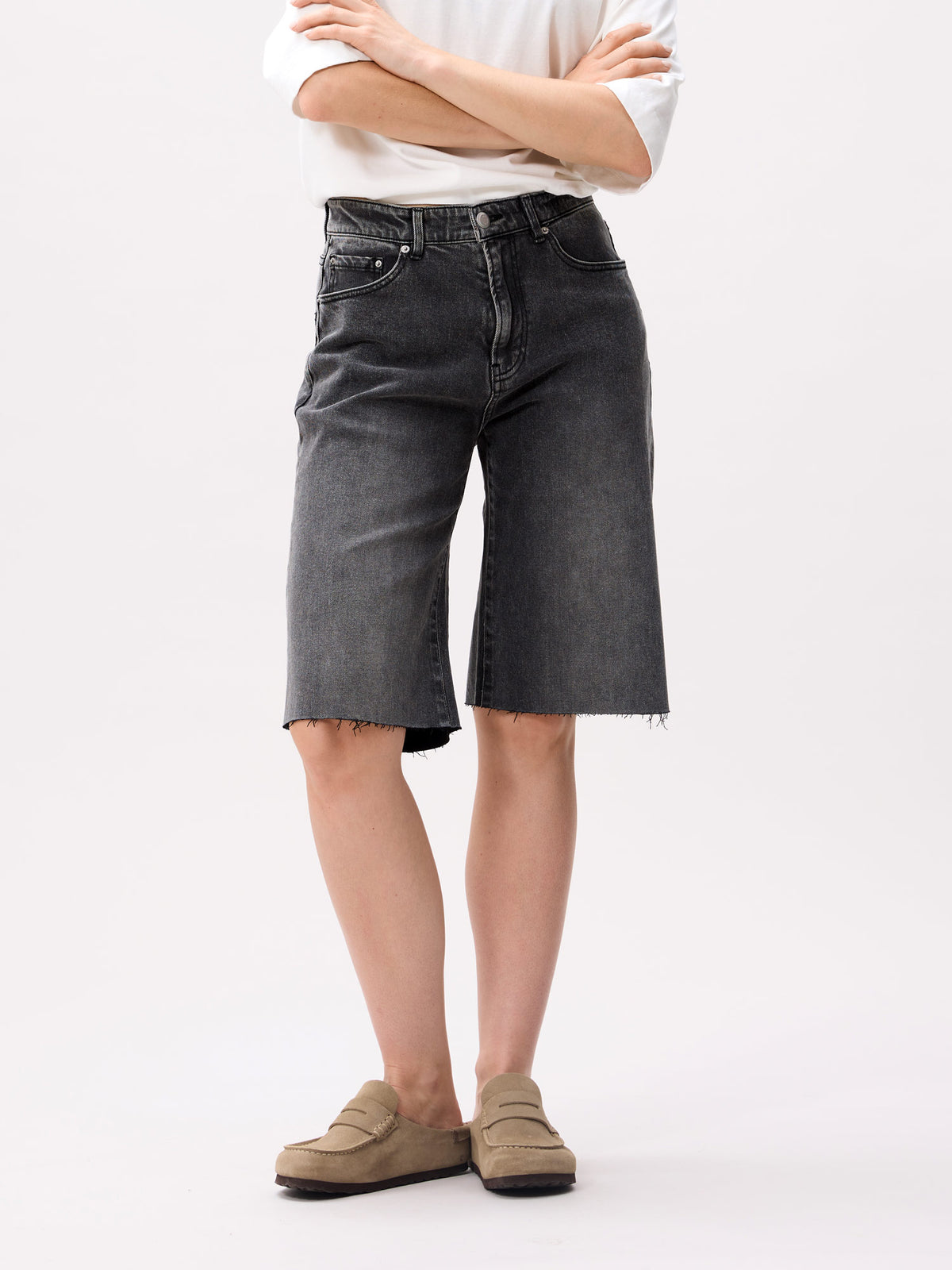 Catwalk Junkie - Loose fit jorts dark grey