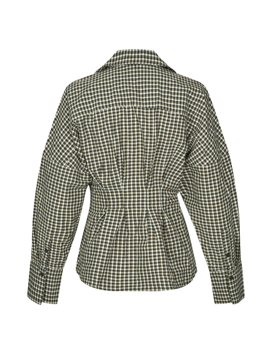 achterkant van de chechi blouse met getailleerde coupenaden en ruitprint