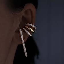 Billion Avenue - Mary Diamond Earcuff gold