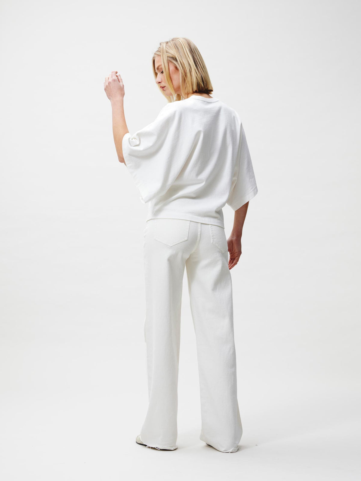 Catwalk Junkie - batwing sleeve t-shirt off white