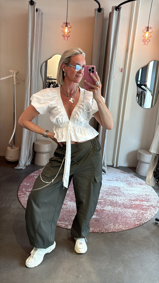 Top V-neck white