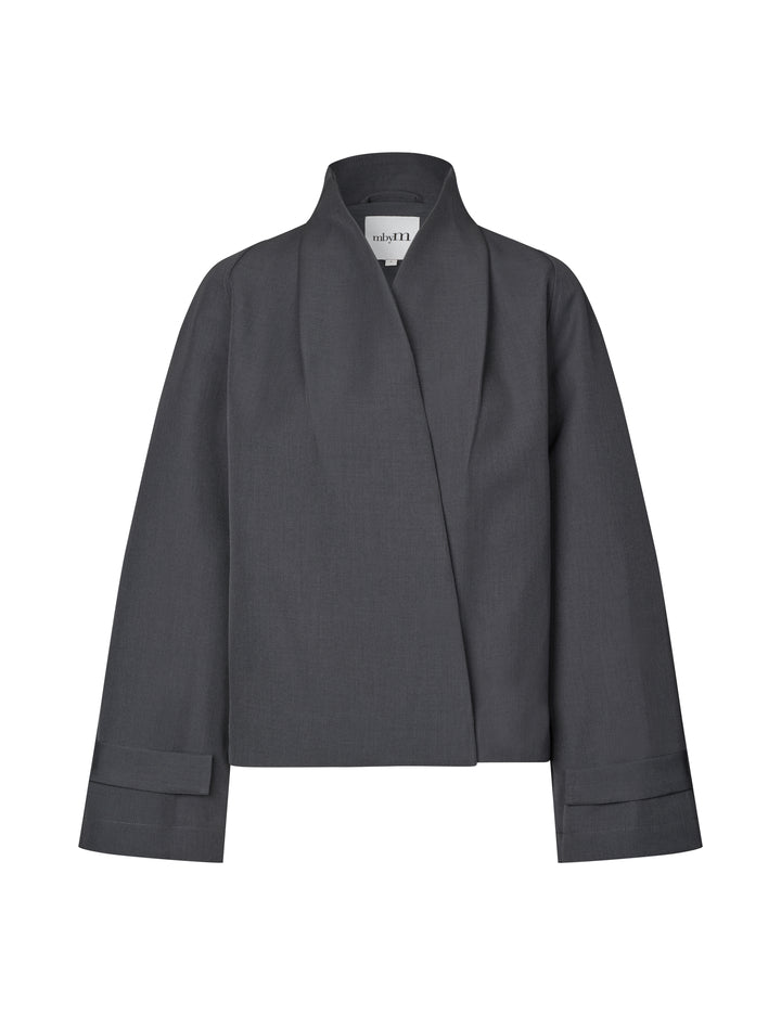 flatlay van het jasje in steel grey met verstelbare band bij de pols