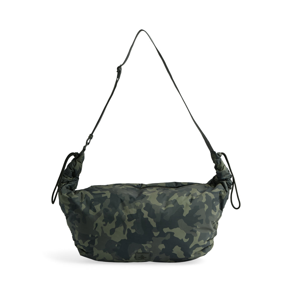 markberg alpine bag camo, vooraanzicht met verstelbare schouderband