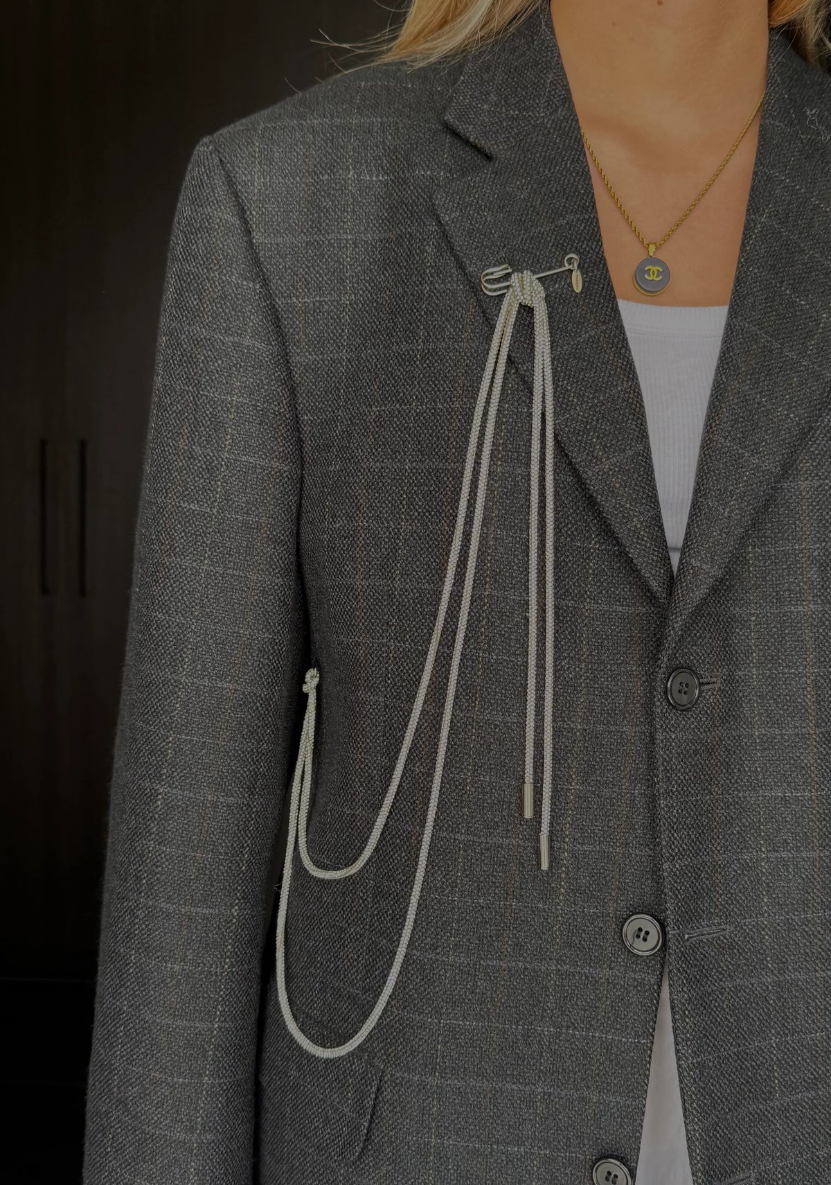 Glitter chain blazer